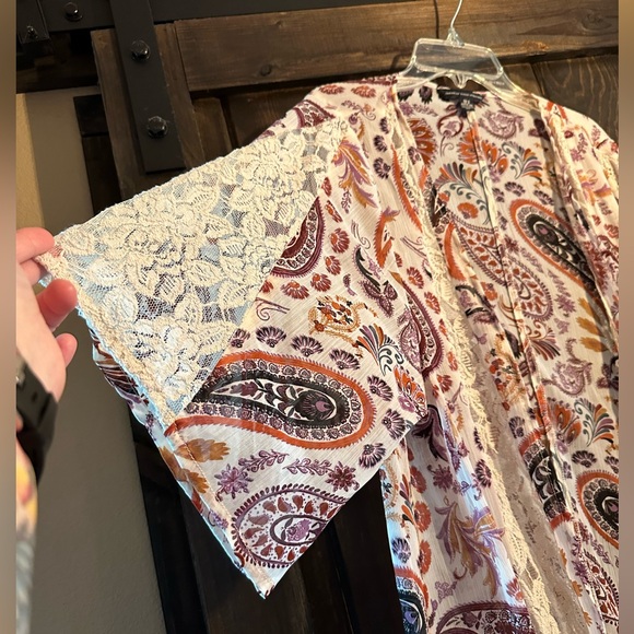 American Eagle Outfitters Kimono - Picture 3 of 7